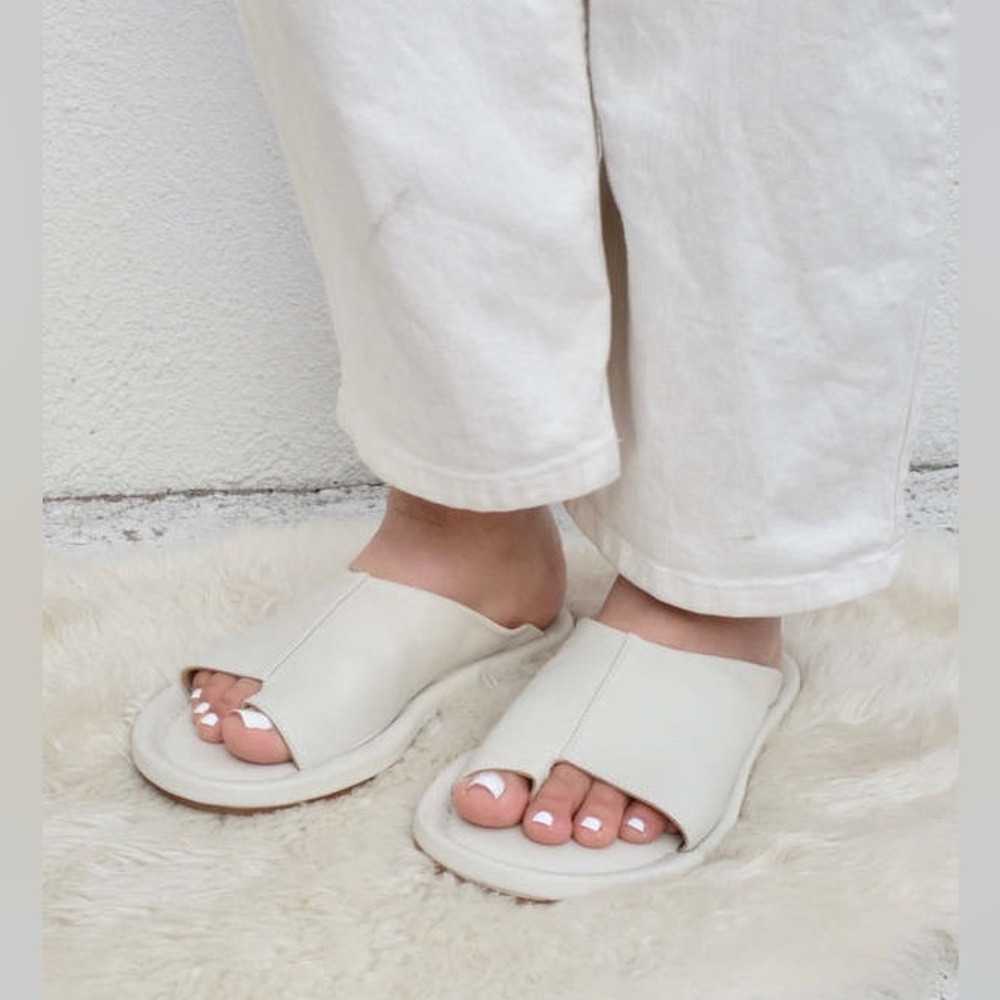 Cordera Cut Out Mule Ivory New in Box